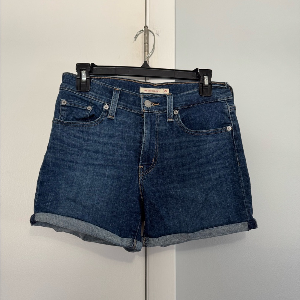 Levi Strauss’s Women's Denim Shorts. Size 27